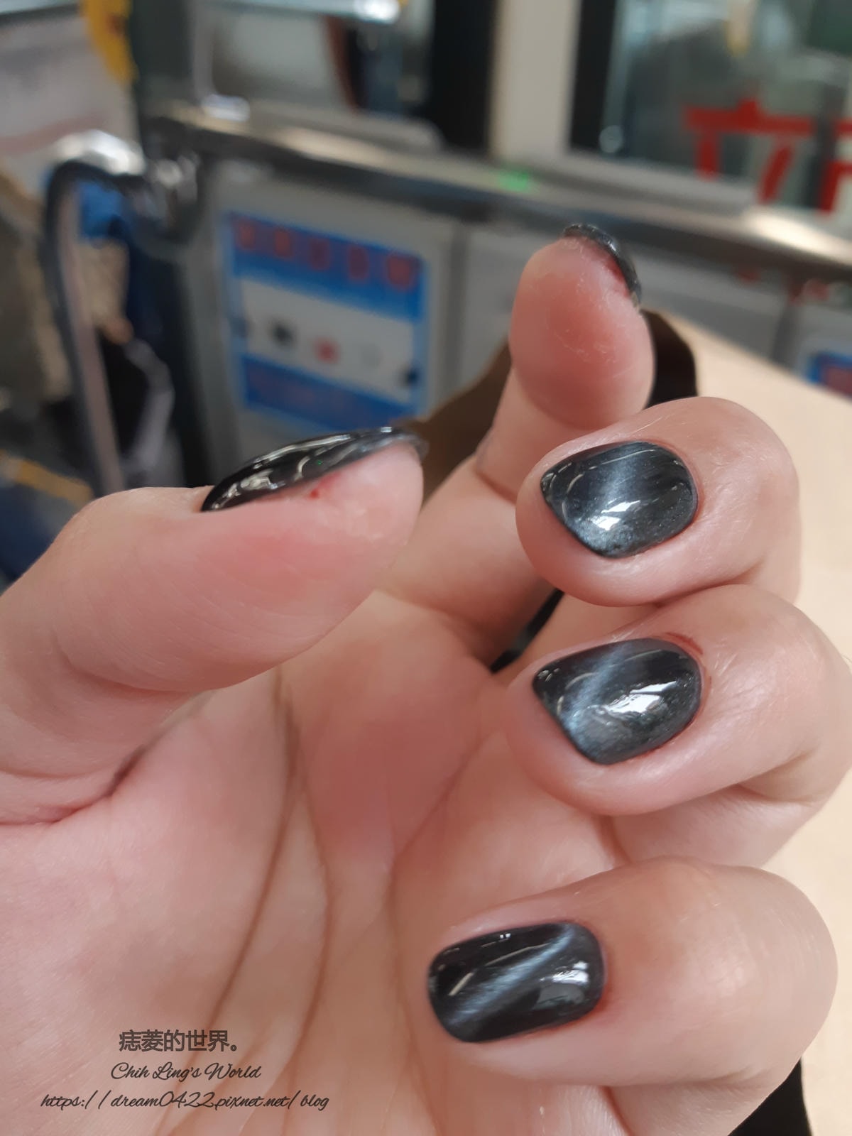 20251113-nlr9t 20251113-nlr9t