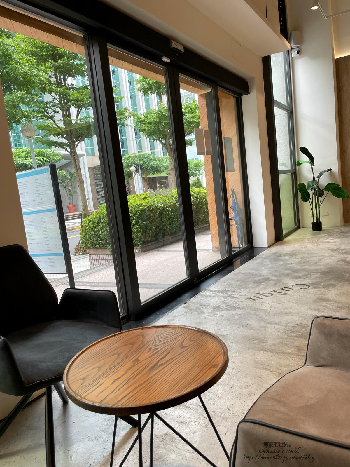 20251113-tr9jq 20251113-tr9jq