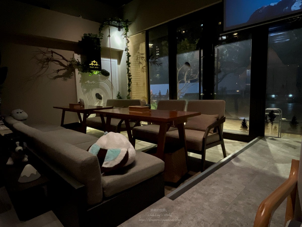 20251113-9cmzb 20251113-9cmzb