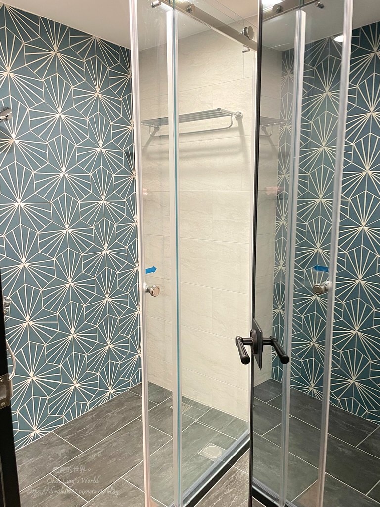 20251113-2v8d4 20251113-2v8d4