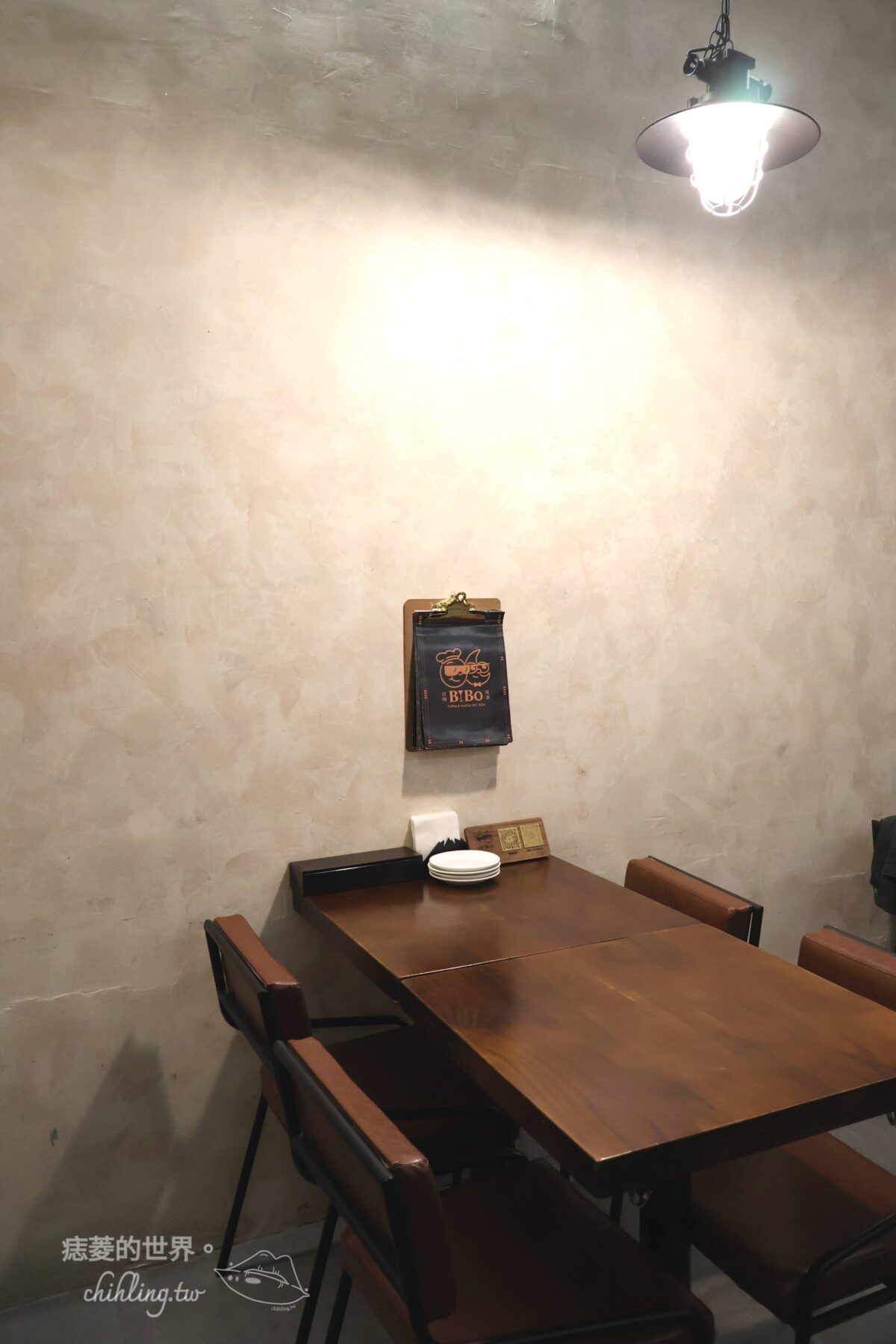 BIBO日咖夜酒：堅持義式料理手法的中和質感餐酒館，軟殼蟹義大利麵、干貝海膽奶油燉飯，道道都驚艷。