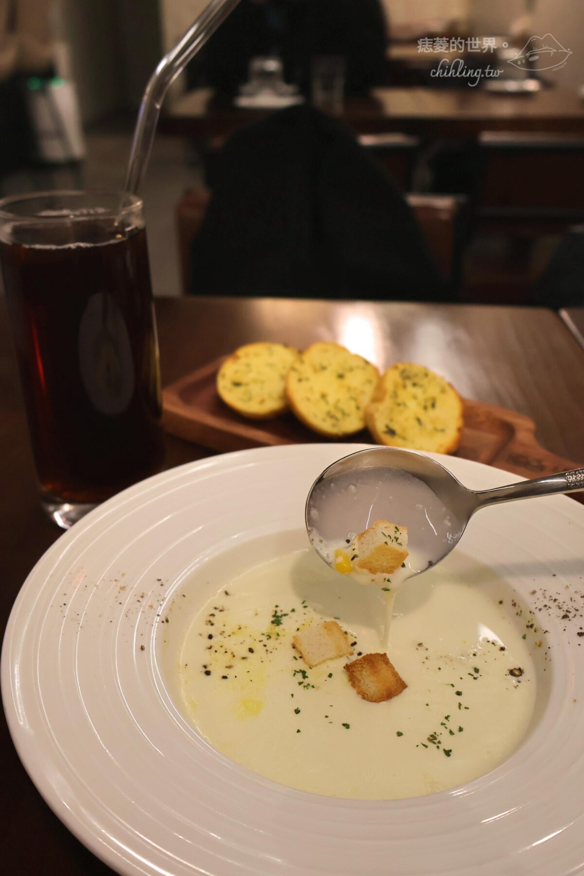 BIBO日咖夜酒：堅持義式料理手法的中和質感餐酒館，軟殼蟹義大利麵、干貝海膽奶油燉飯，道道都驚艷。