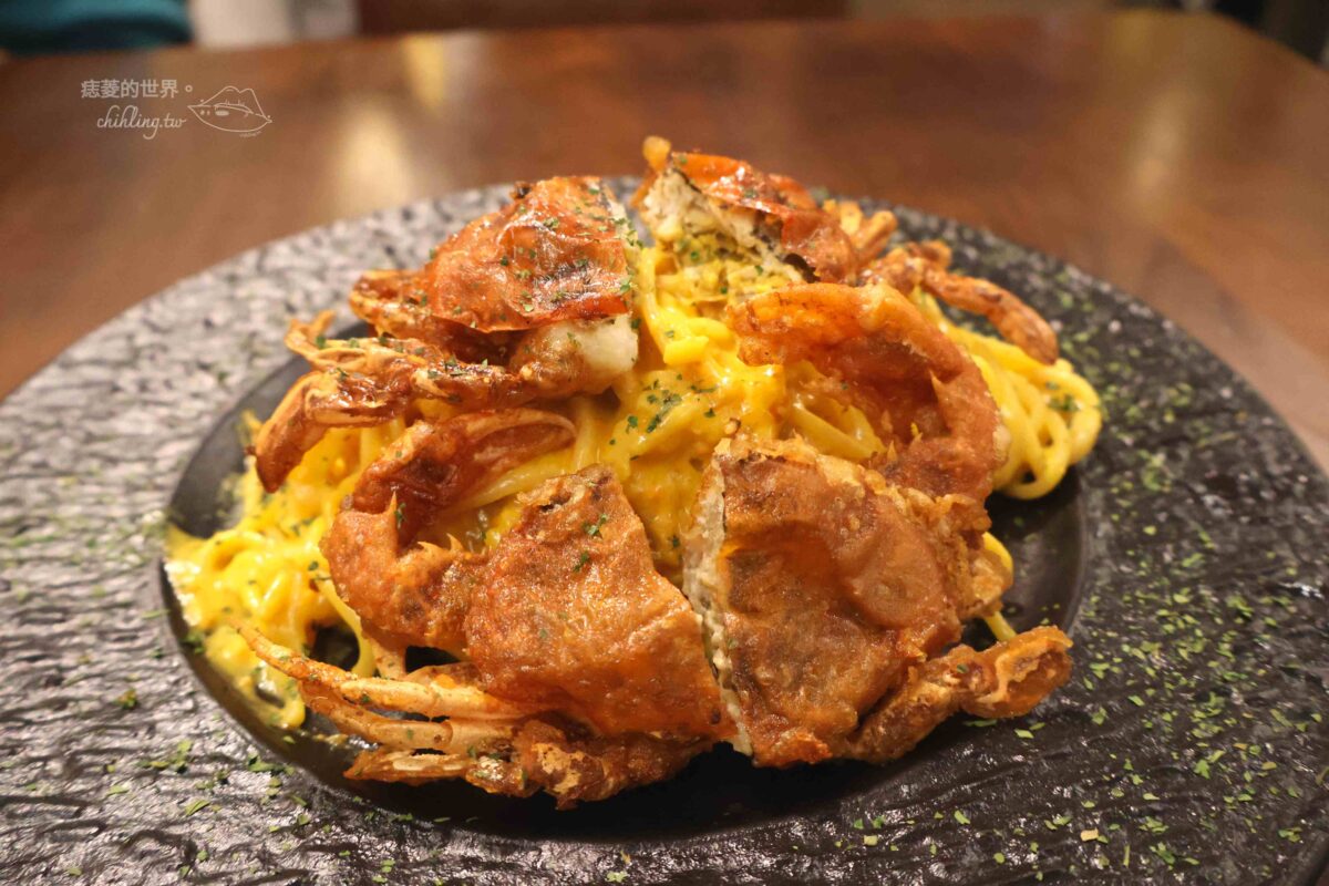 BIBO日咖夜酒：堅持義式料理手法的中和質感餐酒館，軟殼蟹義大利麵、干貝海膽奶油燉飯，道道都驚艷。