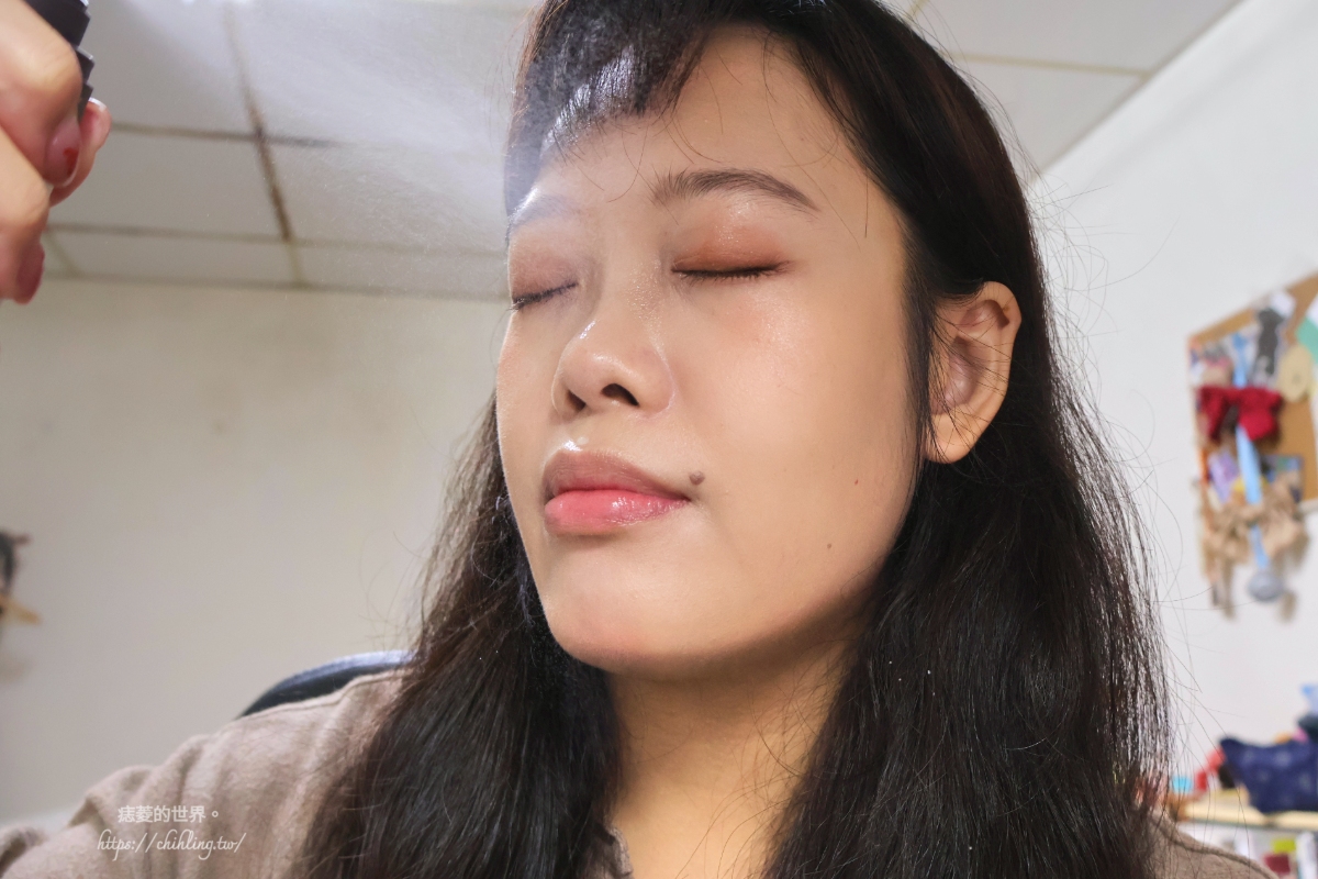 一整天都使用韓國品牌OBgE產品實測持妝度！自然遮瑕素顏霜、涼感水潤定妝噴霧、絲絨凝凍控油蜜粉餅使用心得分享
