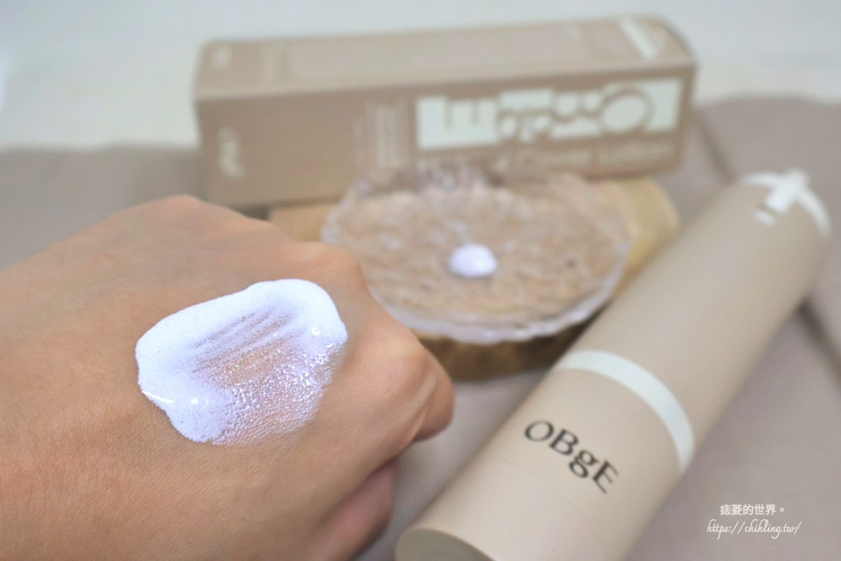 一整天都使用韓國品牌OBgE產品實測持妝度！自然遮瑕素顏霜、涼感水潤定妝噴霧、絲絨凝凍控油蜜粉餅使用心得分享