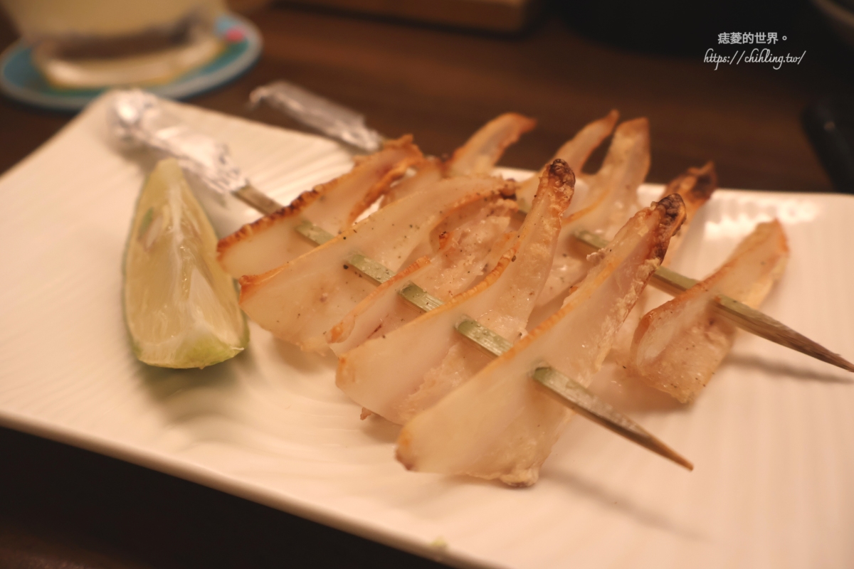 【台北中山】串藏燒鳥居酒屋：串燒、炸物、生魚片、炒物全點得到！吧檯小酌、包廂慶祝都適合的全能居酒屋。