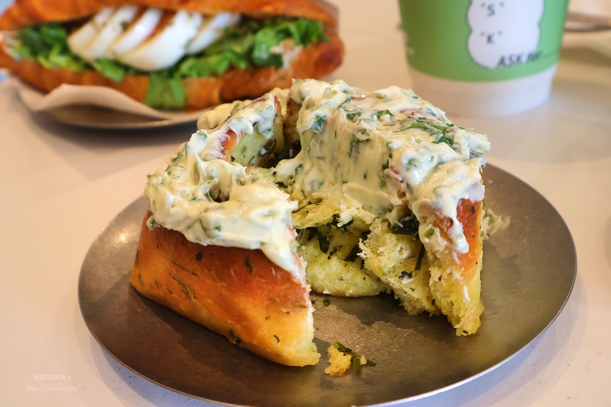 【南京三民站】ASK for Cafe：香菜拿鐵、香菜巴斯克、乳酪香菜捲、香菜可頌沒有點不到，只有你想不到！