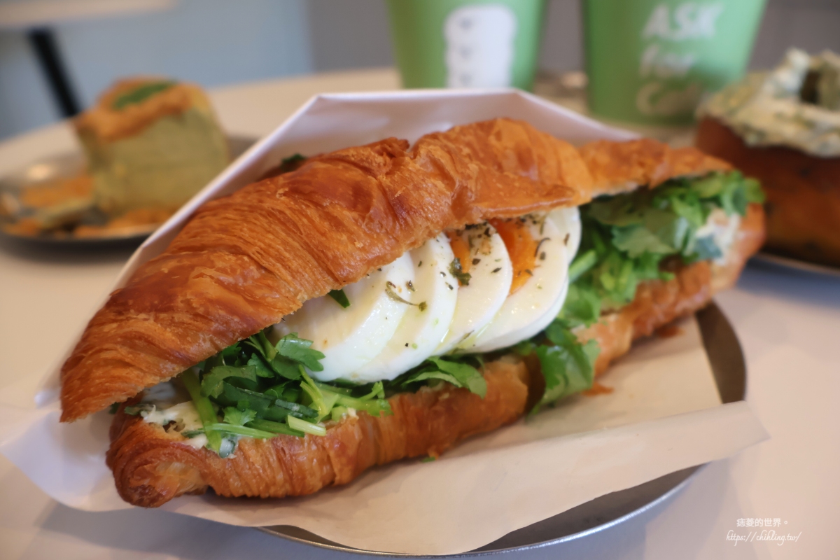 【南京三民站】ASK for Cafe：香菜拿鐵、香菜巴斯克、乳酪香菜捲、香菜可頌沒有點不到，只有你想不到！