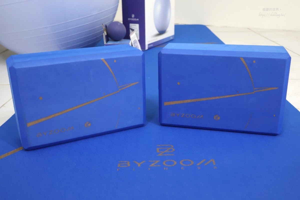 【開箱】BYZOOM×凱蒂瑜珈 瑜珈墊組合：在墊上找到屬於你的Flow，用對輔具讓瑜伽更自在、更流暢。