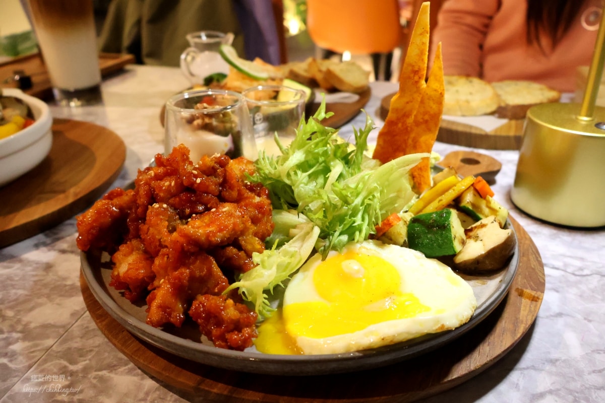 【台北/信義區】成真咖啡 ComeTrue CAFE 台北誠品松菸店:期間限定雪戀草莓舒芙蕾、大份量早午餐,來松菸看展逛街的最佳用餐選擇! - 第8張圖 【台北/信義區】成真咖啡 ComeTrue CAFE 台北誠品松菸店:期間限定雪戀草莓舒芙蕾、大份量早午餐,來松菸看展逛街的最佳用餐選擇!