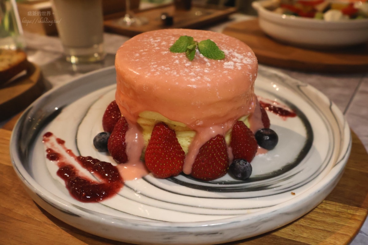 【台北/信義區】成真咖啡 ComeTrue CAFE 台北誠品松菸店:期間限定雪戀草莓舒芙蕾、大份量早午餐,來松菸看展逛街的最佳用餐選擇! - 第17張圖 【台北/信義區】成真咖啡 ComeTrue CAFE 台北誠品松菸店:期間限定雪戀草莓舒芙蕾、大份量早午餐,來松菸看展逛街的最佳用餐選擇!