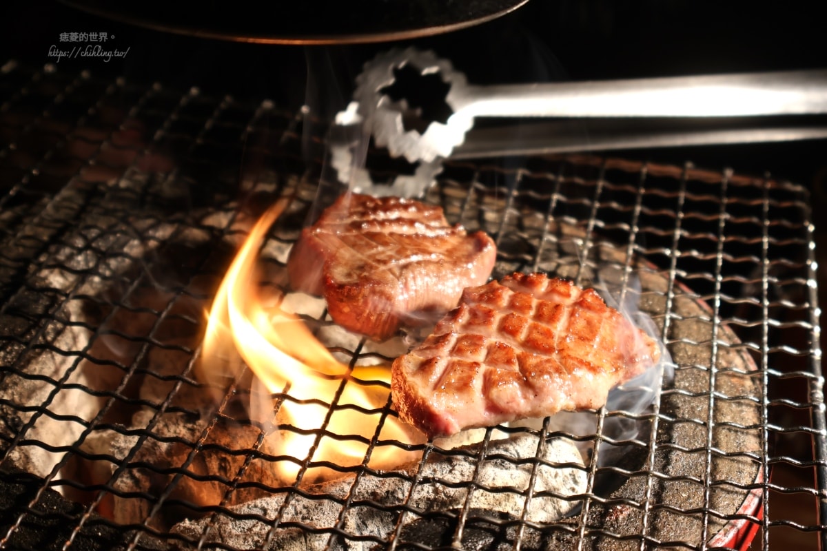 【台北/大安區】葵燒燒肉:師大夜市內的熱情系燒肉店,雙人套餐兩千有找!抱抱十秒、骰子比大小成功就送酒,一起來饋修吃燒肉! - 第11張圖 【台北/大安區】葵燒燒肉:師大夜市內的熱情系燒肉店,雙人套餐兩千有找!抱抱十秒、骰子比大小成功就送酒,一起來饋修吃燒肉!