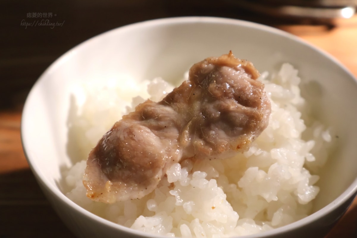 【台北/大安區】葵燒燒肉:師大夜市內的熱情系燒肉店,雙人套餐兩千有找!抱抱十秒、骰子比大小成功就送酒,一起來饋修吃燒肉! - 第15張圖 【台北/大安區】葵燒燒肉:師大夜市內的熱情系燒肉店,雙人套餐兩千有找!抱抱十秒、骰子比大小成功就送酒,一起來饋修吃燒肉!
