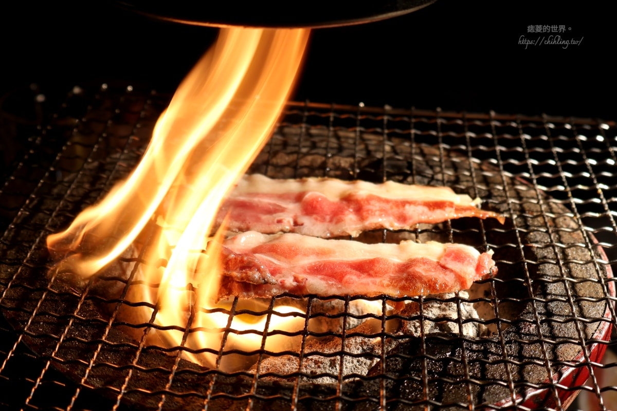 【台北/大安區】葵燒燒肉:師大夜市內的熱情系燒肉店,雙人套餐兩千有找!抱抱十秒、骰子比大小成功就送酒,一起來饋修吃燒肉! - 第8張圖 【台北/大安區】葵燒燒肉:師大夜市內的熱情系燒肉店,雙人套餐兩千有找!抱抱十秒、骰子比大小成功就送酒,一起來饋修吃燒肉!