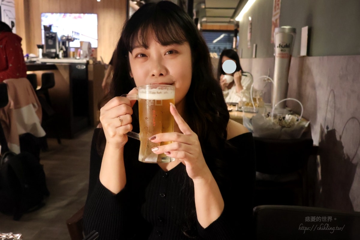 【台北/大安區】葵燒燒肉:師大夜市內的熱情系燒肉店,雙人套餐兩千有找!抱抱十秒、骰子比大小成功就送酒,一起來饋修吃燒肉! - 第27張圖 【台北/大安區】葵燒燒肉:師大夜市內的熱情系燒肉店,雙人套餐兩千有找!抱抱十秒、骰子比大小成功就送酒,一起來饋修吃燒肉!