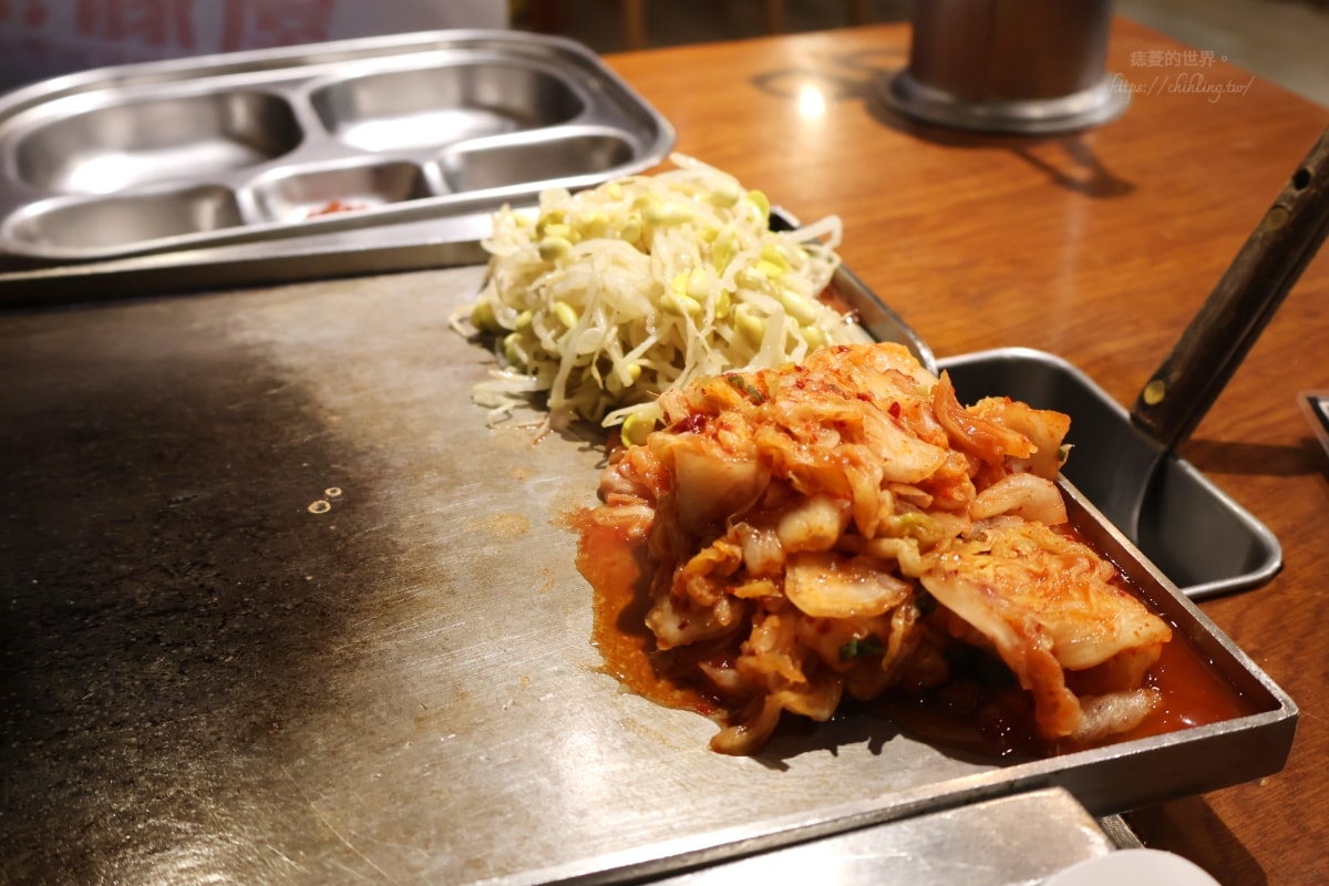 【台北/松山】彩豚屋 八德店:每人880元就能吃烤肉包生菜、韓式蒸蛋、海鮮煎餅、雞白湯,日韓混血烤五花肉專門店等你來發揮創意吃法! - 第8張圖 【台北/松山】彩豚屋 八德店:每人880元就能吃烤肉包生菜、韓式蒸蛋、海鮮煎餅、雞白湯,日韓混血烤五花肉專門店等你來發揮創意吃法!