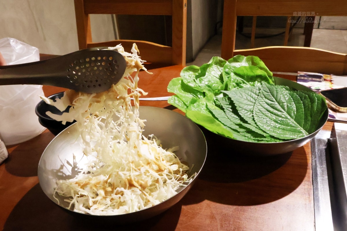 【台北/松山】彩豚屋 八德店:每人880元就能吃烤肉包生菜、韓式蒸蛋、海鮮煎餅、雞白湯,日韓混血烤五花肉專門店等你來發揮創意吃法! - 第11張圖 【台北/松山】彩豚屋 八德店:每人880元就能吃烤肉包生菜、韓式蒸蛋、海鮮煎餅、雞白湯,日韓混血烤五花肉專門店等你來發揮創意吃法!