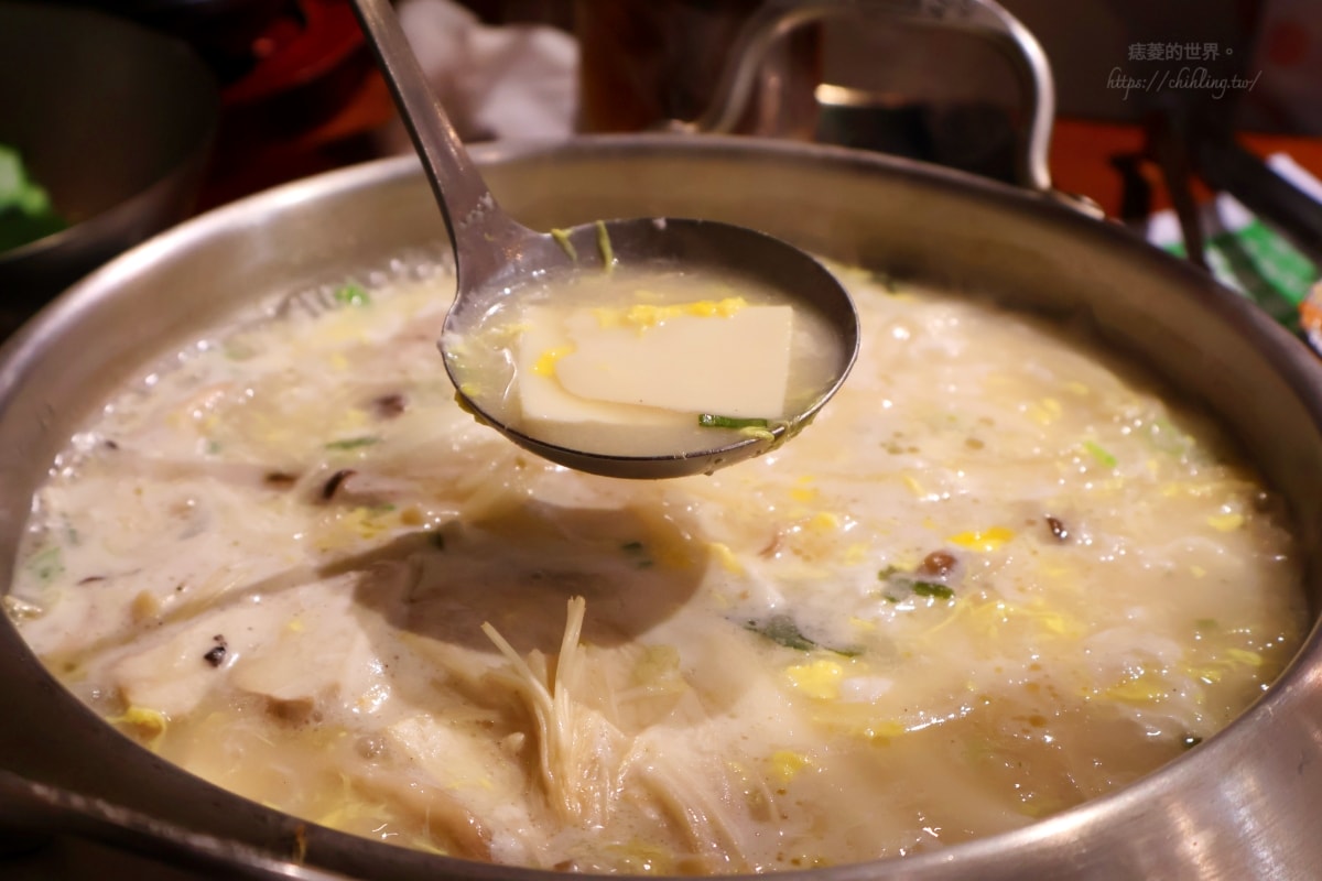 【台北/松山】彩豚屋 八德店:每人880元就能吃烤肉包生菜、韓式蒸蛋、海鮮煎餅、雞白湯,日韓混血烤五花肉專門店等你來發揮創意吃法! - 第27張圖 【台北/松山】彩豚屋 八德店:每人880元就能吃烤肉包生菜、韓式蒸蛋、海鮮煎餅、雞白湯,日韓混血烤五花肉專門店等你來發揮創意吃法!