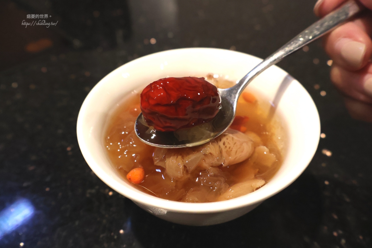 【國父紀念館美食】囍聚精緻鍋物|約會慶生首選專人服務高級火鍋餐廳,青蟳×牛小排海陸套餐超驚艷,滿額再贈爆卵海膽蛋糕! - 第26張圖 台北慶生餐廳推薦_囍聚約會火鍋