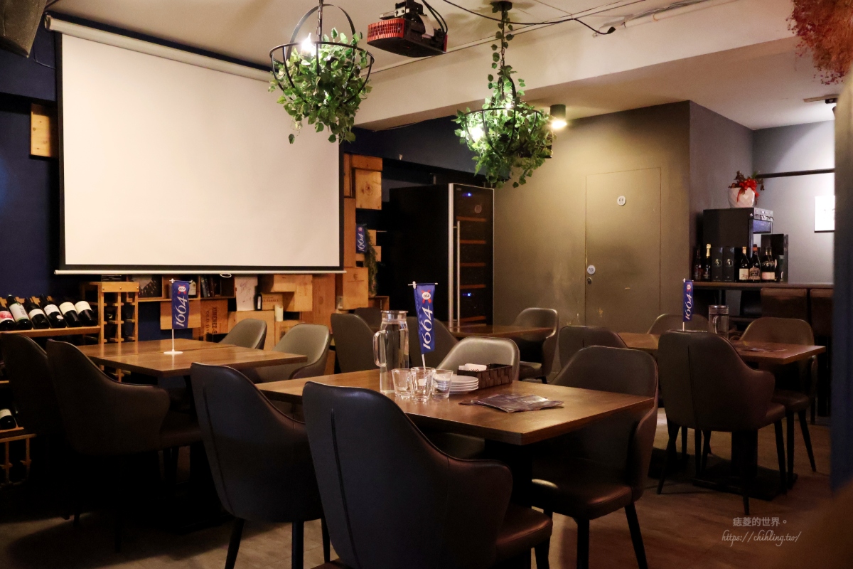 【國父紀念館餐酒館推薦】Pan House Wine & Bistro｜必吃黃金鹹蛋麵、週三生蠔之夜，東區輕鬆聚餐約會首選！