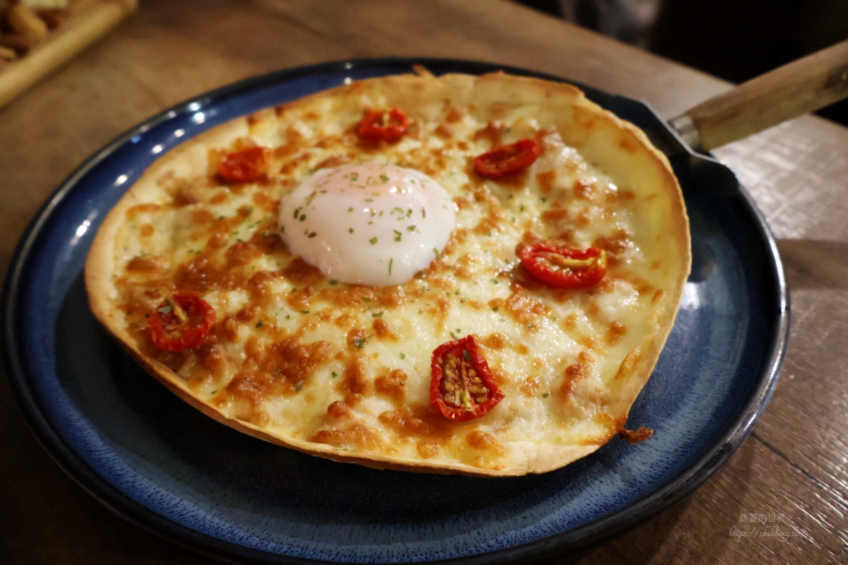 【國父紀念館餐酒館推薦】Pan House Wine & Bistro｜必吃黃金鹹蛋麵、週三生蠔之夜，東區輕鬆聚餐約會首選！