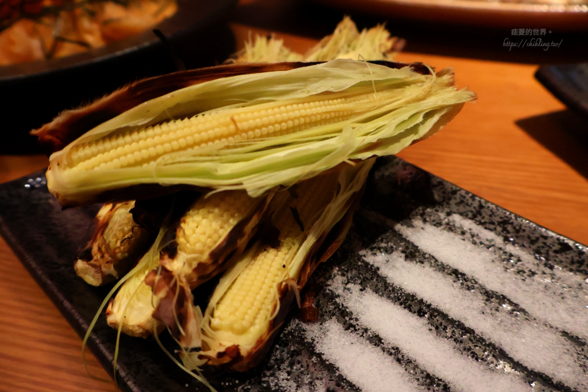 【小巨蛋美食】隱炭｜台北質感日式串燒餐酒館，雞皮仙貝、海膽奶油烏龍麵、自家製午仔魚推薦必點！